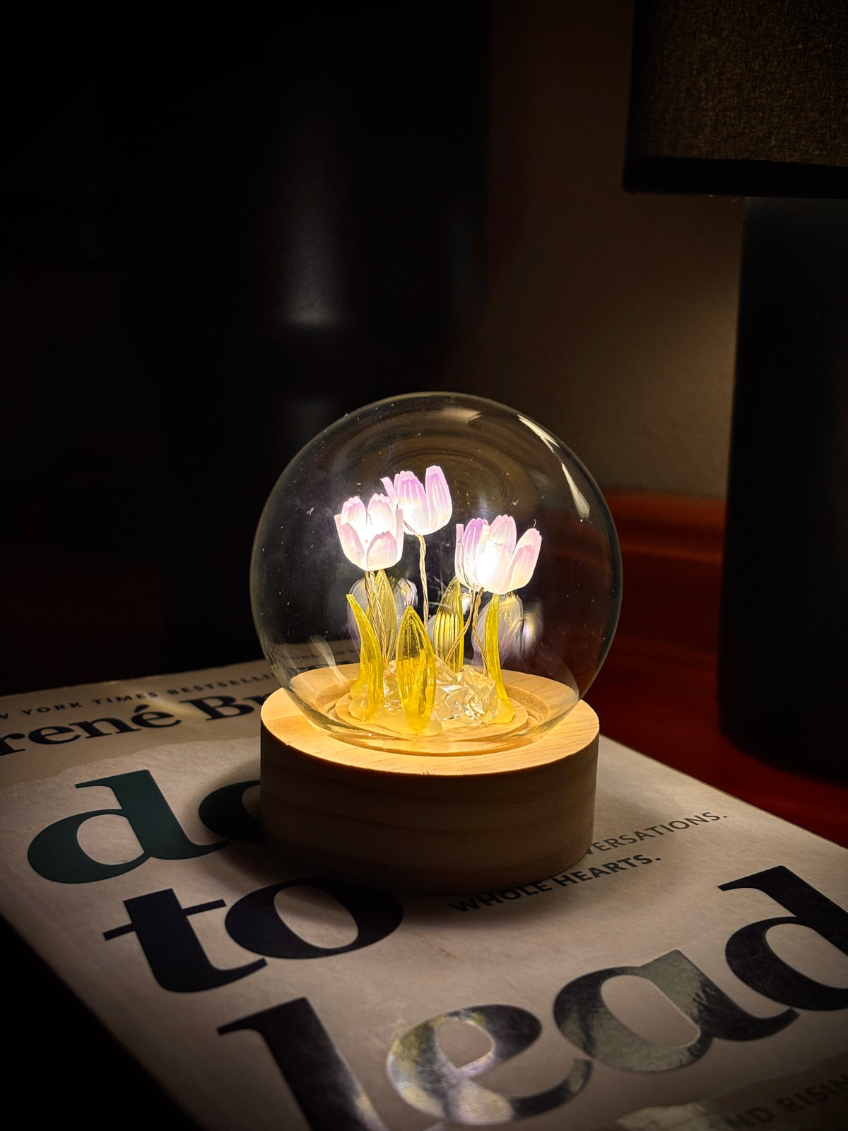 LUMO Tulip Glow Dome – Handcrafted Floral Light Sculpture